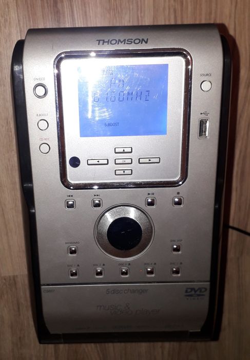 Wieża ze zmieniarką 5 CD/DVD i MP3 USB Thomson CS607 + kolumny gratis.