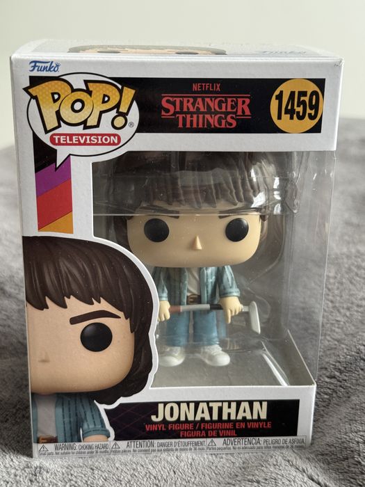 Funko pop Джонатан з клюшкою з дефектом