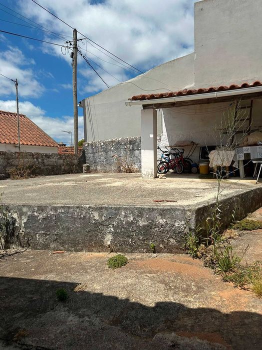 Oportunidade no Centro de Alguber/Cadaval: Moradia 140m² (70+70m²)