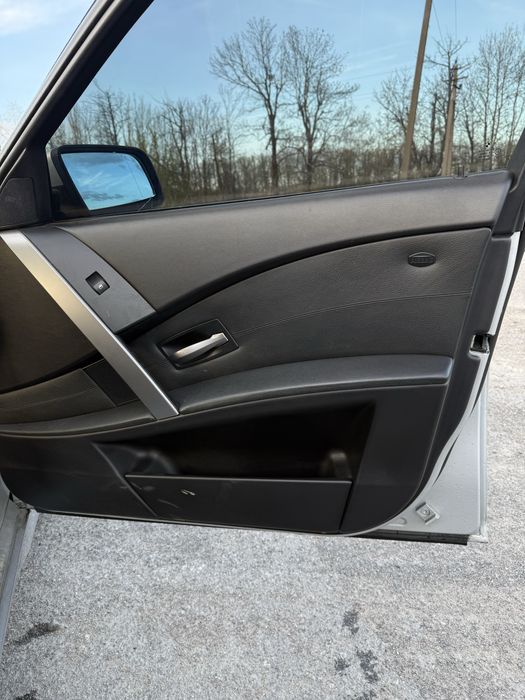 Продам БМВ Е61 525i