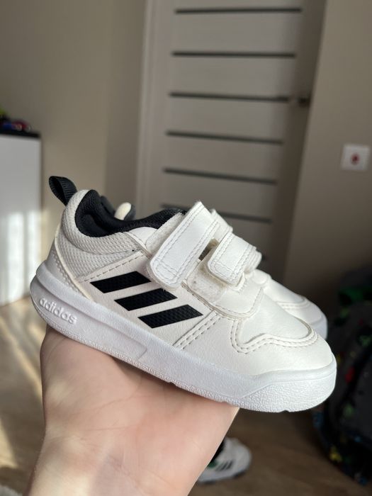 Дитячі кросівки adidas