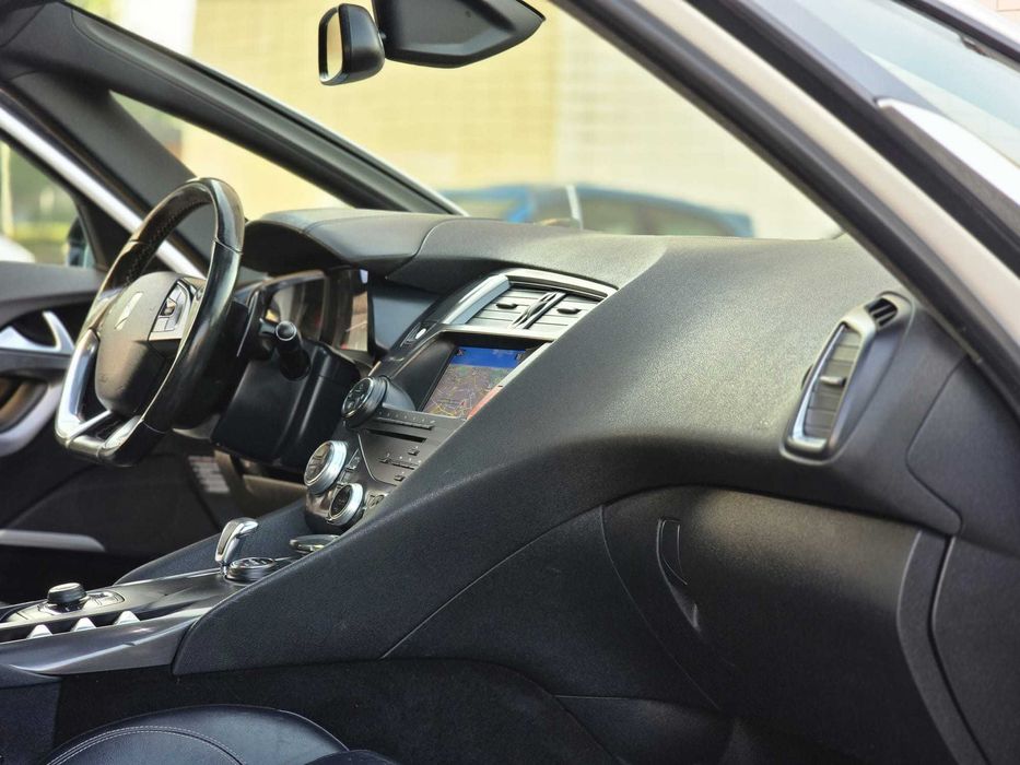 CITROEN DS5 HÍBRIDO SPORTCHIC 2.0HDI 200Cv (FULL EXTRAS)