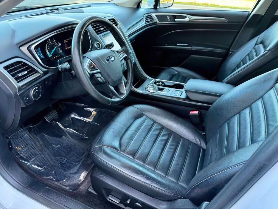 Ford Fusion SE      2017