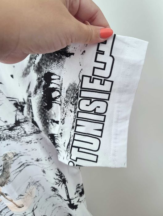 T-shirt branca Tunísia com camelos 100% algodão, tam XL - nunca usada