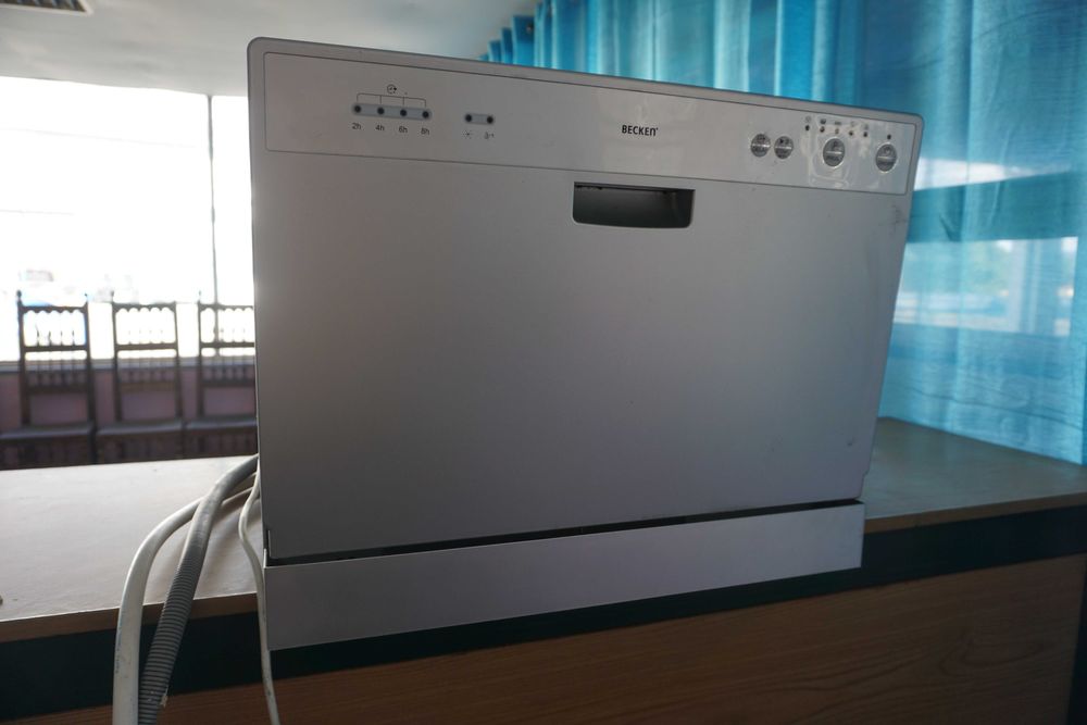 Máquina de Lavar Copos Becken – Compacta para Bar/Café