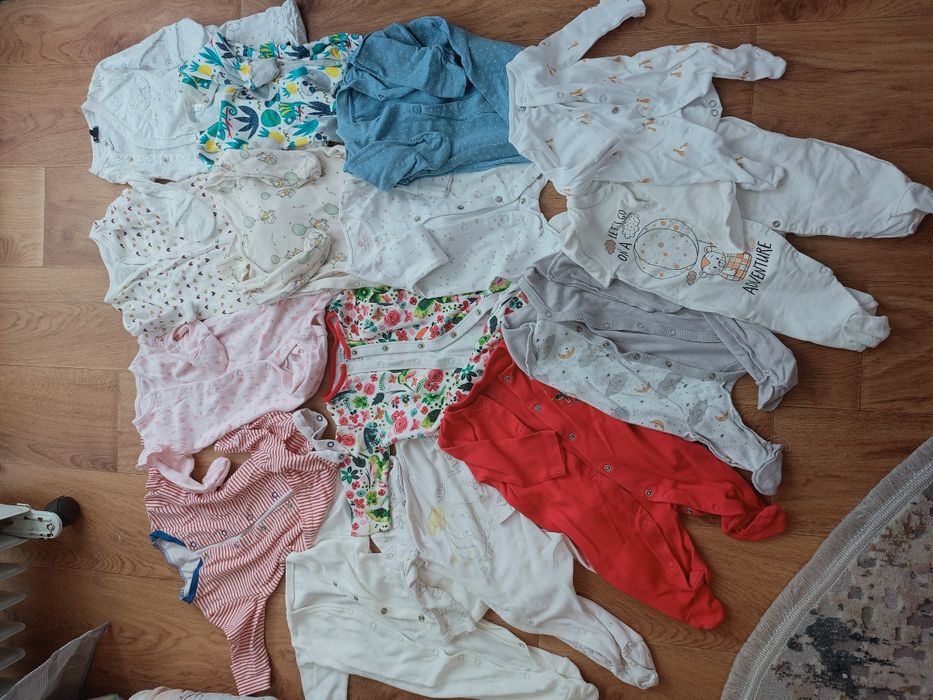 Пакетом дитячі речі від 0-3 місяців,в роддом,новонародженим