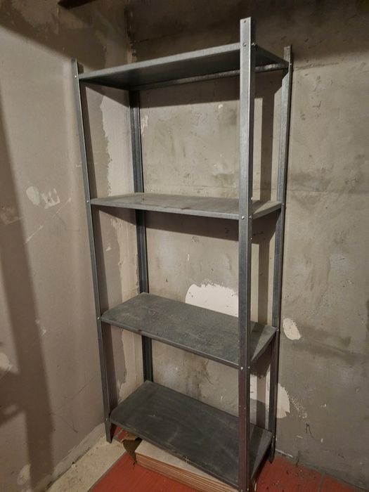 Regał warsztatowy IKEA do piwnicy na narzędzia