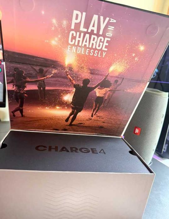 Coluna Bluetooth JBL Charge 4 (Cinza) – Como Nova, Com Caixa e Acessórios