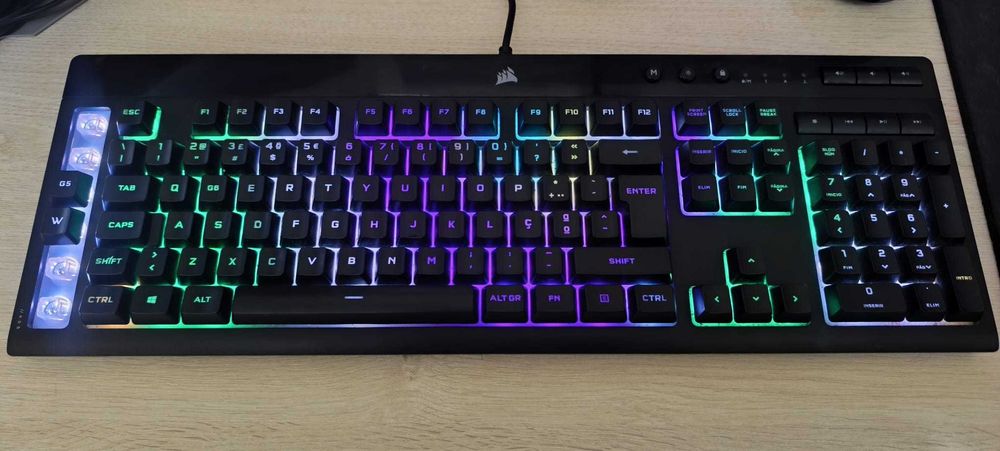 Teclado Gaming - Corsair K55 RGB PRO