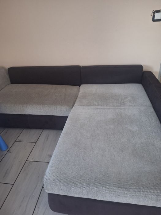 Sofa,naroźnik z funkcją spania.