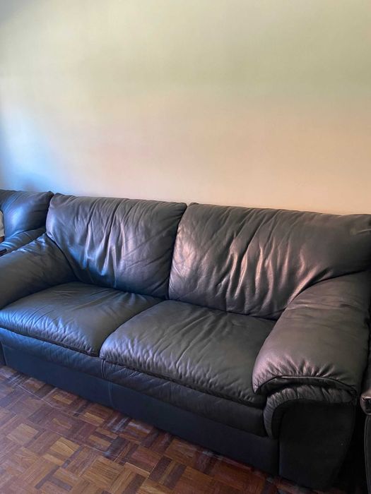 Sofá + 2 Poltronas (preto/ em couro)