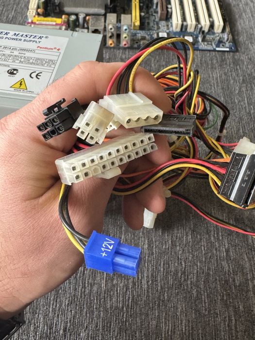 Старенький компьютер робочий