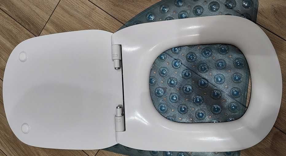 Miska WC wisząca firmy Ideal Tesi AquaBlade