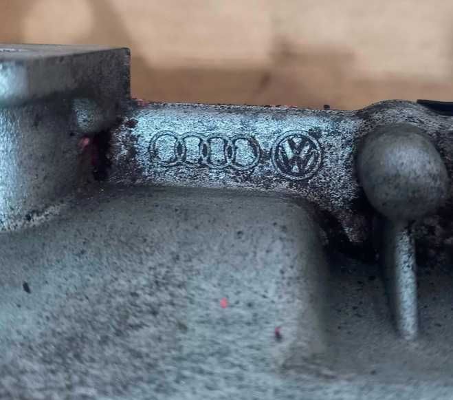 Miska misa olejowa podstawa miski AUDI VW 1.8 2.0 TFSI A4 B8 A5 Q5