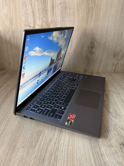 Ноутбук Ultrabook Asus VivoBook Ryzen 8 по 3.7Ghz 12GB SSD 256 RX Vega 8 FHD Подсветка клавиатуры
