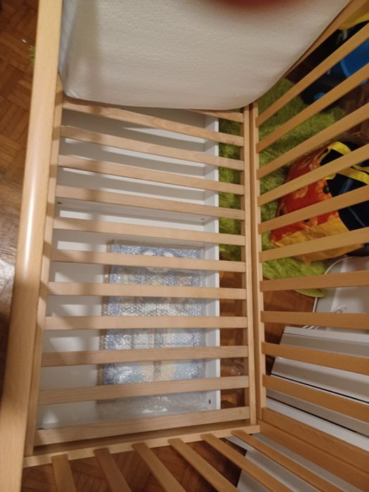 Cama de grade, com colchão e protector para colchão