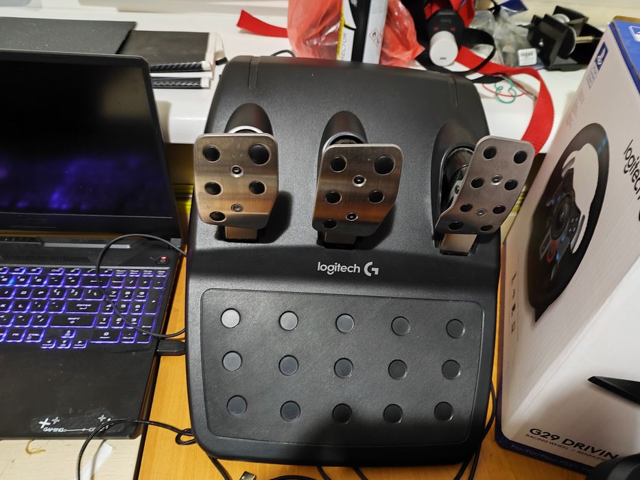 Руль + педалі Logitech G29