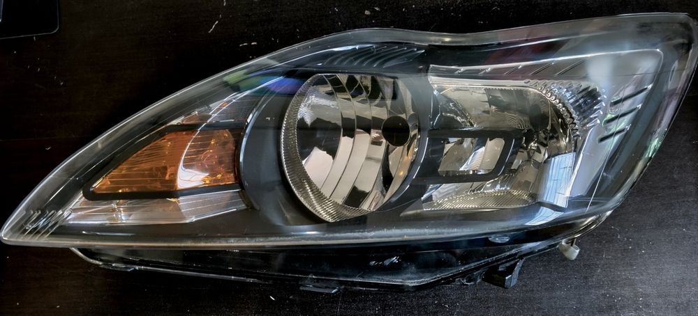 Farol Ford focus II. 2008-2010