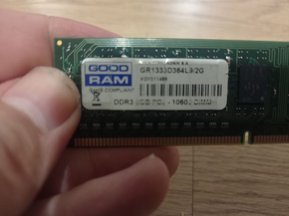 Оперативна пам'ять 2Гб DDR3
