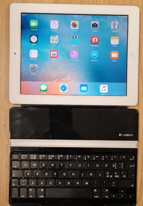 Logitech ultra cienka klawiatura Cover dla Ipad 2,3,4 Biała, Czarna