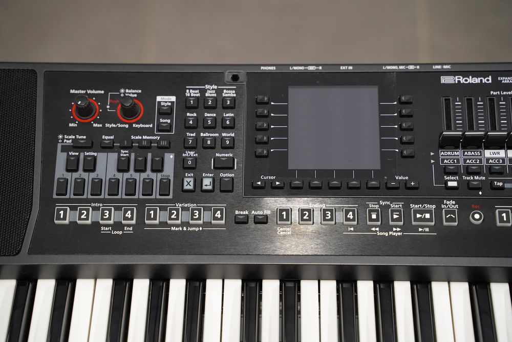 ROLANd E-A7 ea7  odtwarza MP3, Wave, Midi jak Nowy