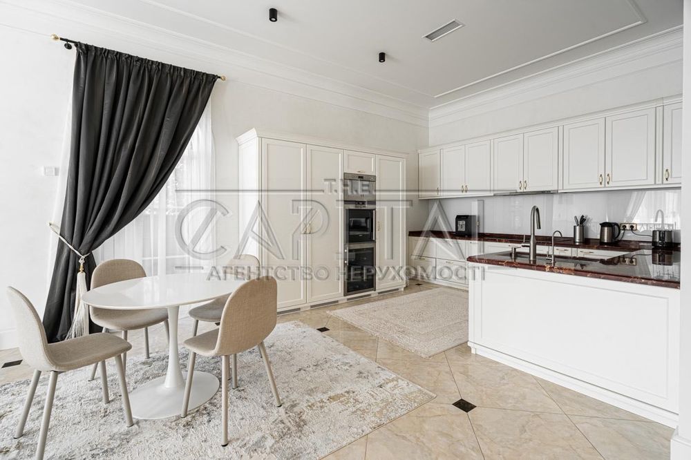 Оренда простoрого та елегантного будинку площею 753 кв м у Крюківщині