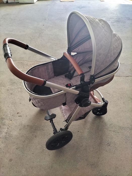Carrinho de bebê como Novo com muito pouco uso