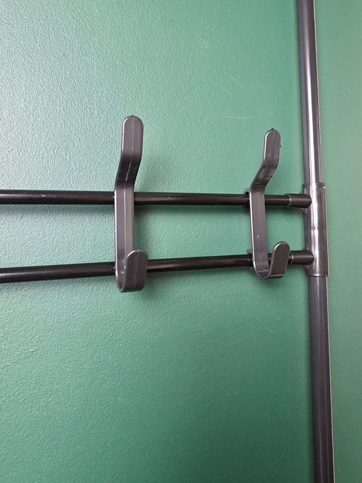 Nowy metalowy wieszak stojący loft do przedpokoju z półkami