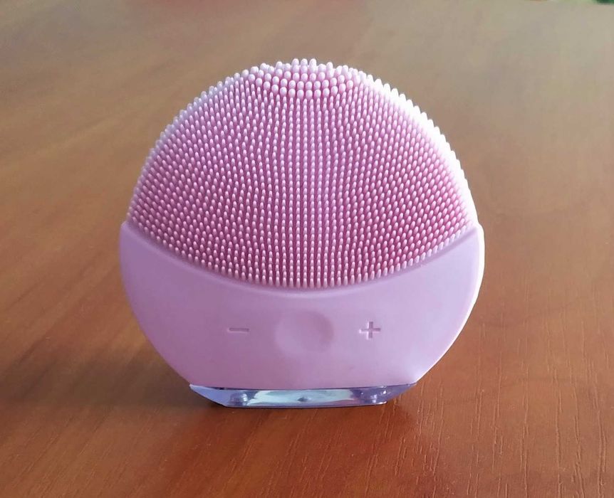 pielęgnacyjna ergonomiczna szczoteczka soniczna