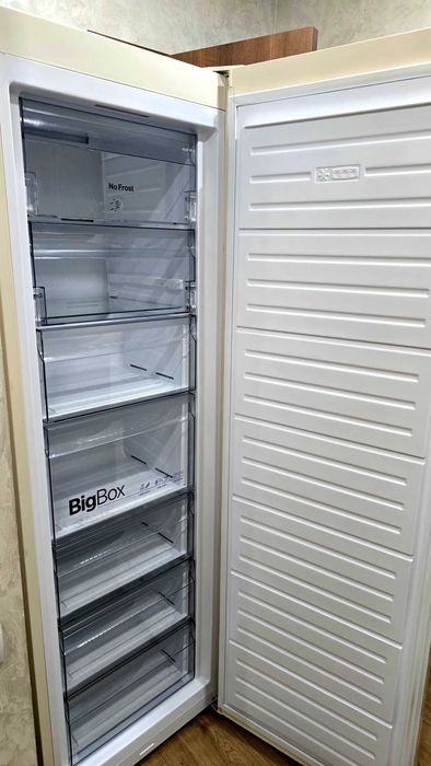 Продам морозильну камеру