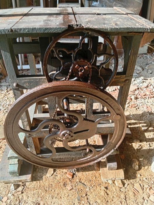 Máquina de corte centenária