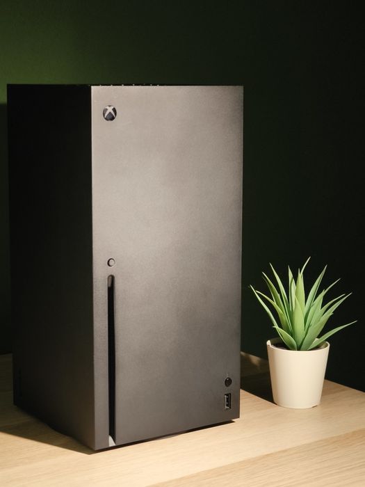 Xbox Series X 1TB + Comando Original (Como Nova)