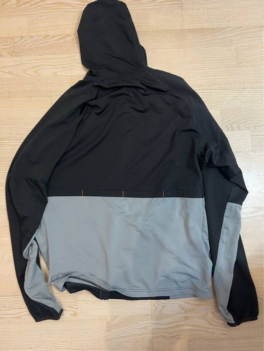 кофта Puma спортивна