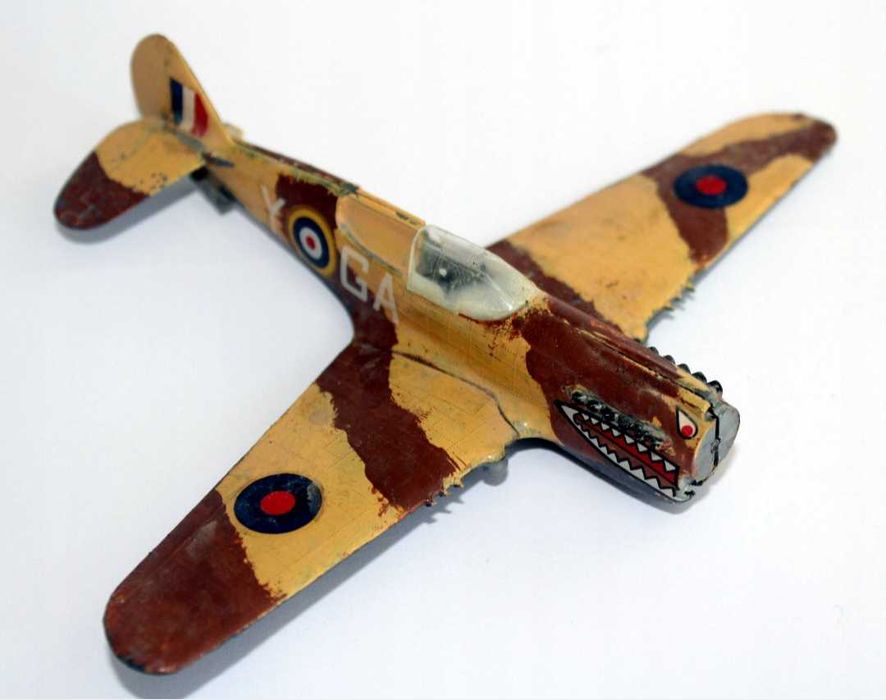 Curtiss P40e Tomahawk 1:72 model samolotu makieta diorama