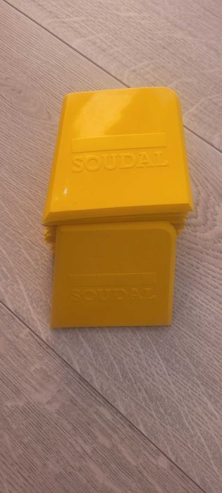 Szpachelka do slikonu Soudal