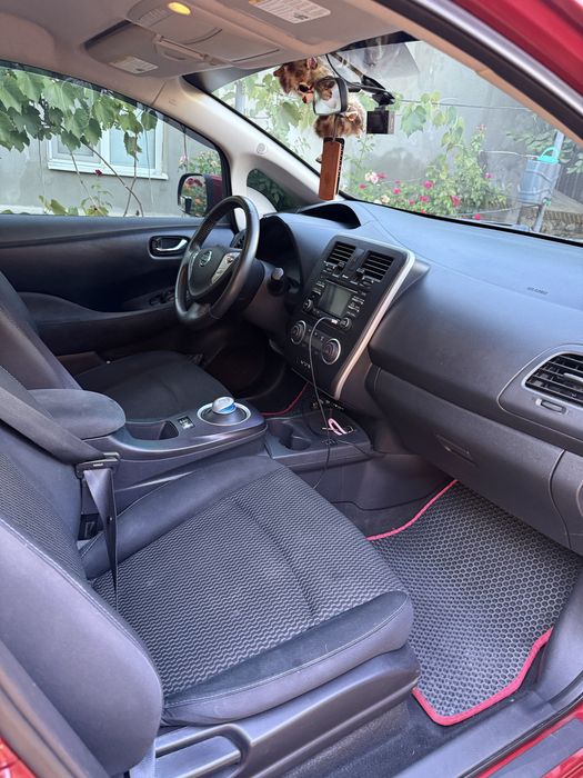 Nissan LEAF 2015