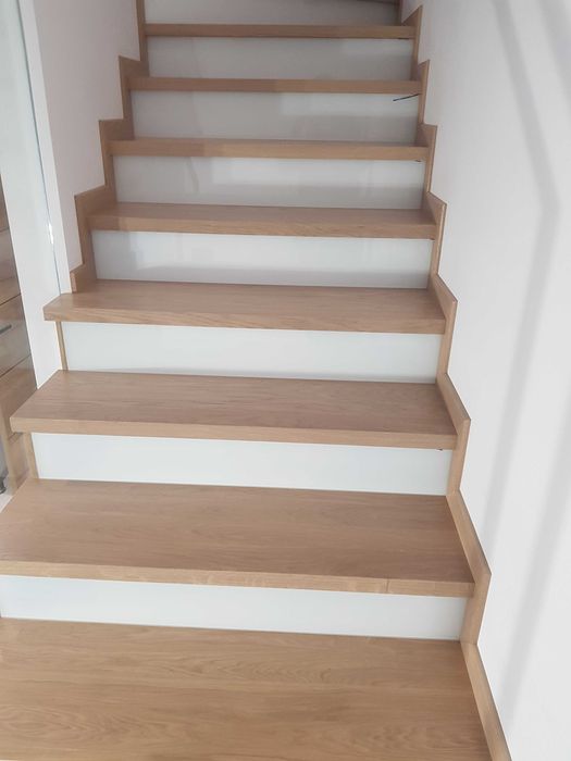 Schody drewniane , balustrady , trepy dębowe