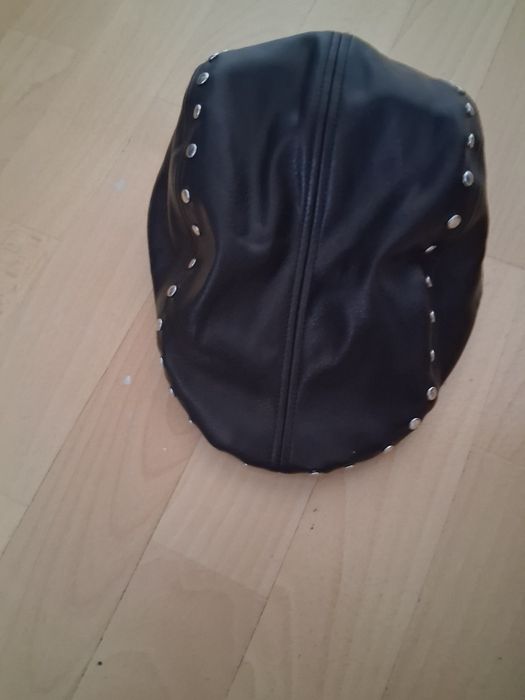Sprzedam czapkę Bershka