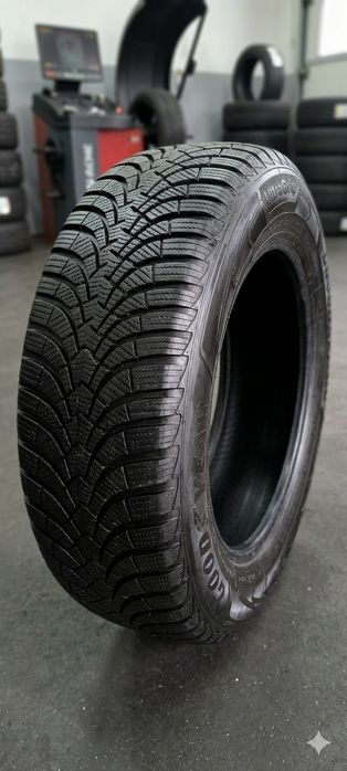Зимові шини Goodyear UltraGrip 9+ 195/65 R15 91T M+S