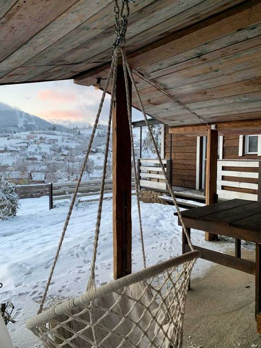 Частина котеджу на 2-х осіб. Центр Славське. Вид на гори.