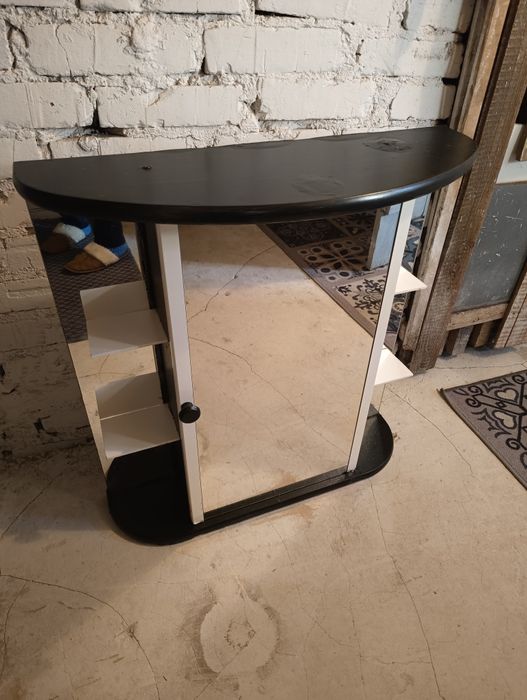 Szafka z lustrem, łazienkowa. Odnowiona.