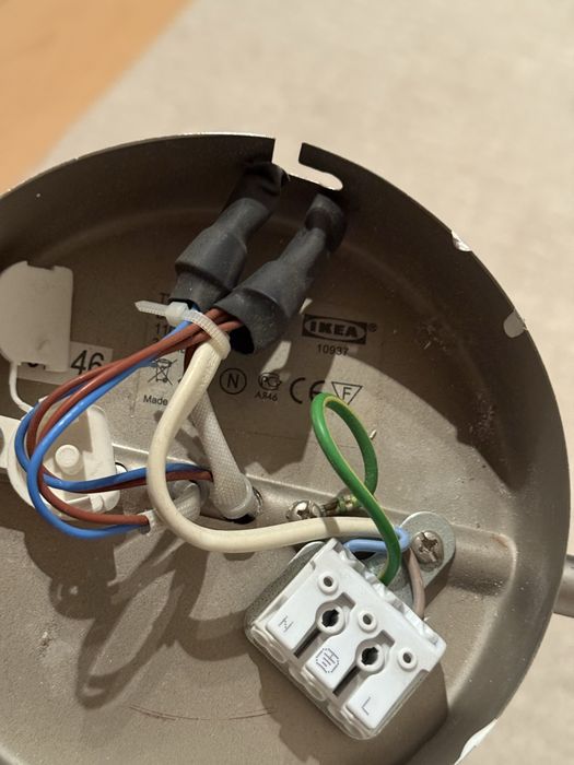 Candeeiro de teto Ikea com focos direcionaveis