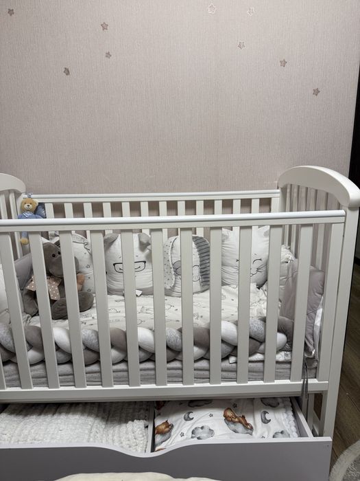 Дитяча кроватка