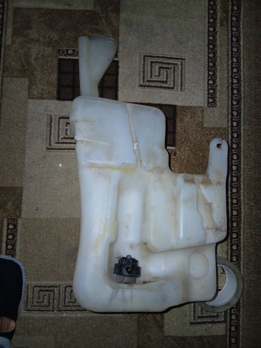 Продам бачок омыватель на форд эскорт