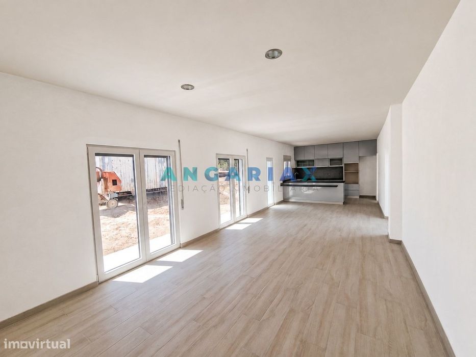 ANG1678 - Moradia T3 para Venda em Calvaria de Cima, Porto de Mós