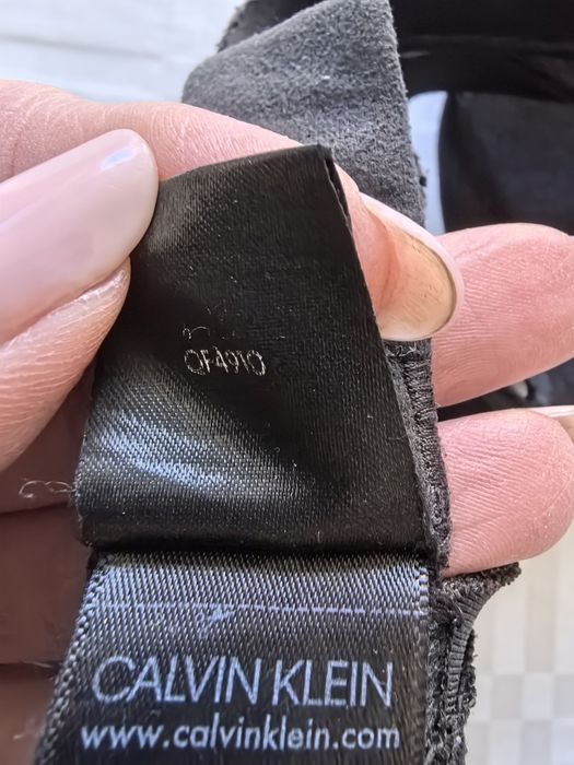 Viralowy piękny biustonosz damski marki Calvin Klein rozmiar 80A