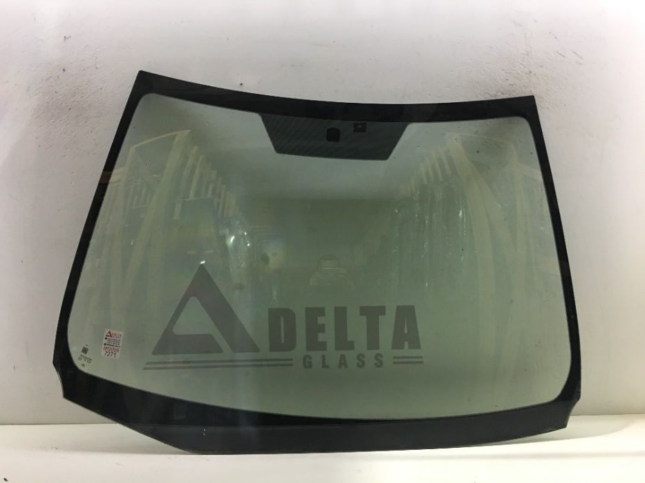 Автоскло на Toyota Camry CH-R Rav-4 LandCruiser Avalon Prius Avensis