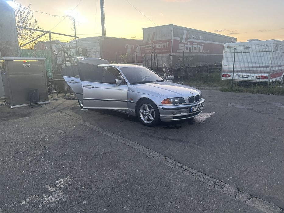 BMW E46 320i (1998)