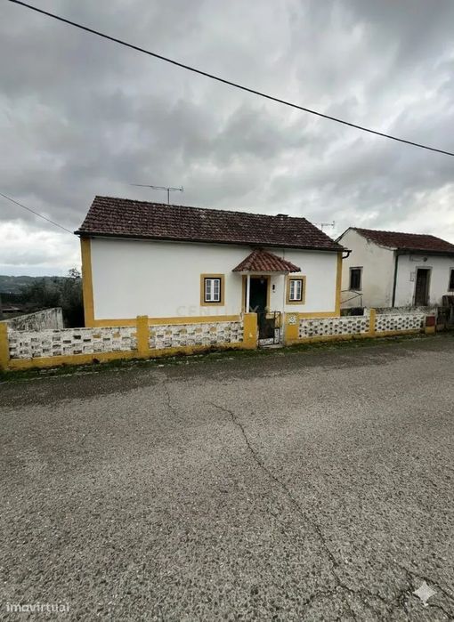 Moradia Renovada T3 com Terreno e Árvores de Fruto – Alvaiázere