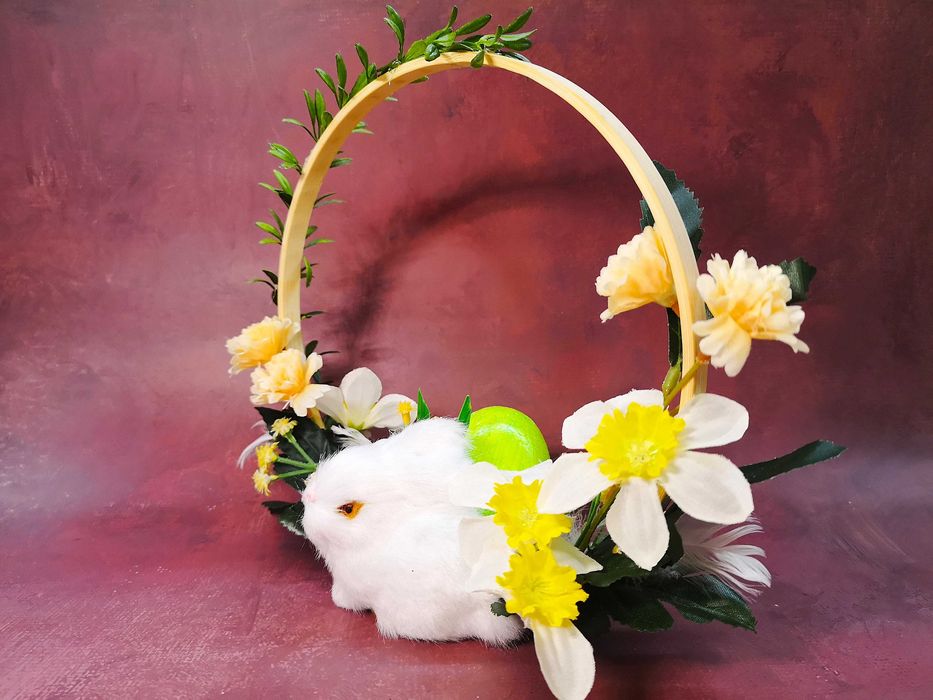 Stroik wielkanocny z króliczkiem